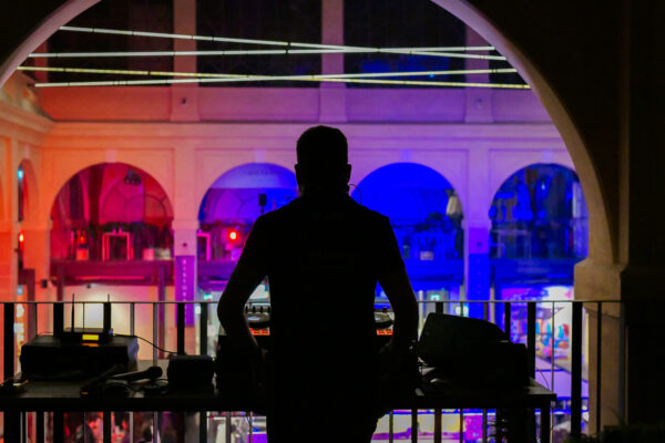 Luca Calla Dj cena cantata